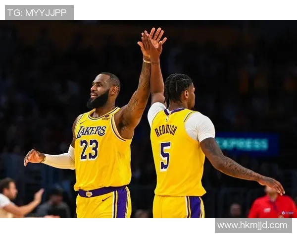 湖人对决骑士精彩回顾26日比赛亮点与球员表现分析